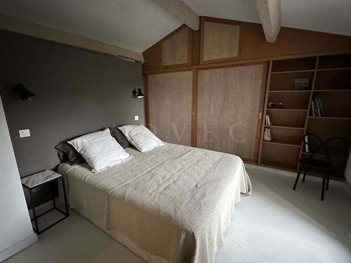 Image No.8-3 Bed Property for sale