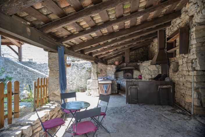 Image No.10-4 Bed House for sale