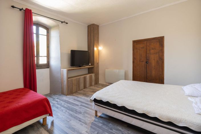 Image No.19-4 Bed House for sale