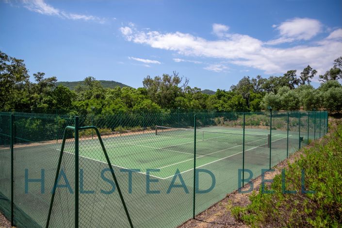 Image No.24-9 Bed House for sale