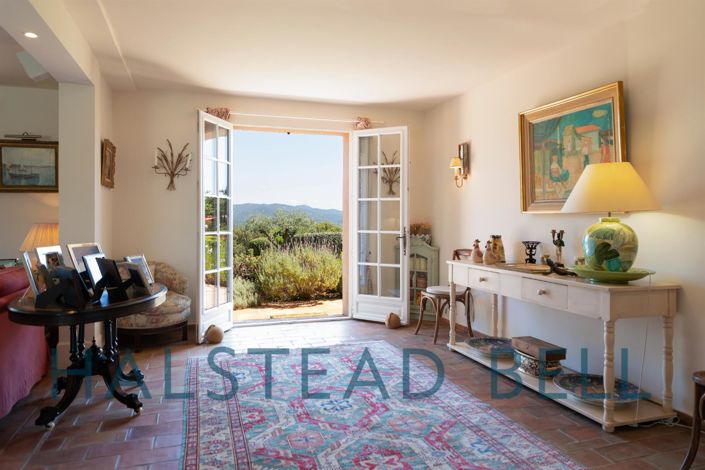 Image No.4-9 Bed House for sale