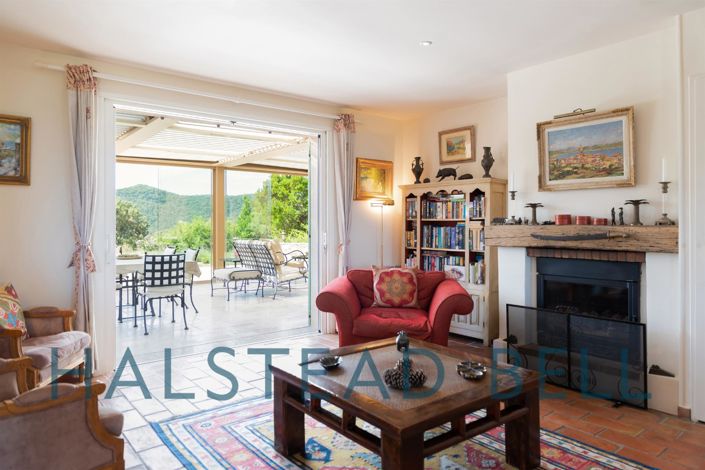 Image No.5-9 Bed House for sale