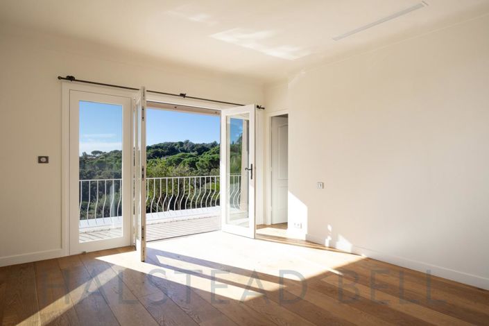 Image No.11-6 Bed House for sale