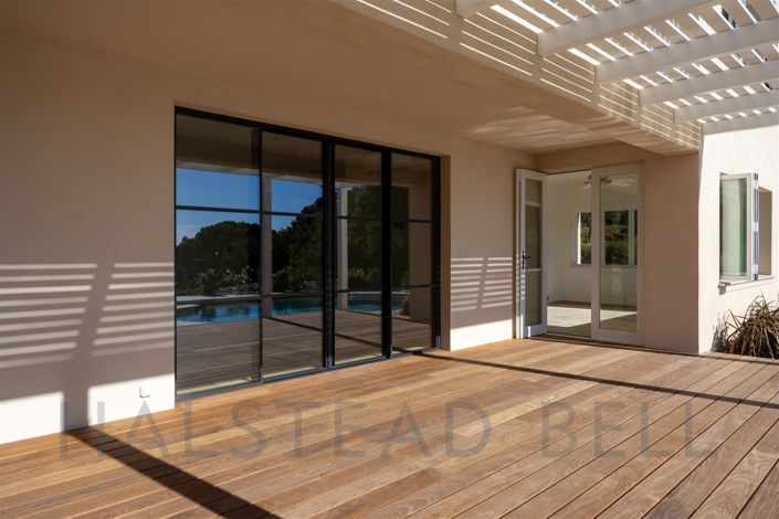 Image No.14-6 Bed House for sale