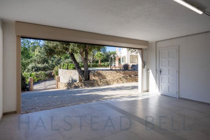 Image No.9-6 Bed House for sale