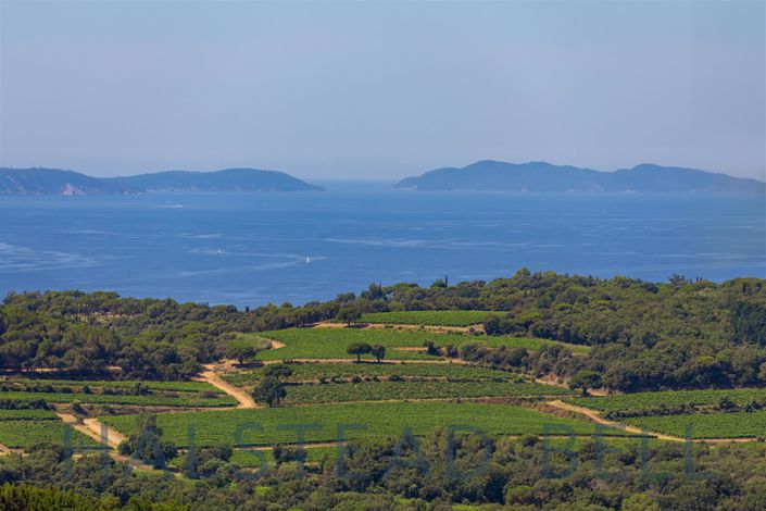 Image No.15-6 Bed House for sale