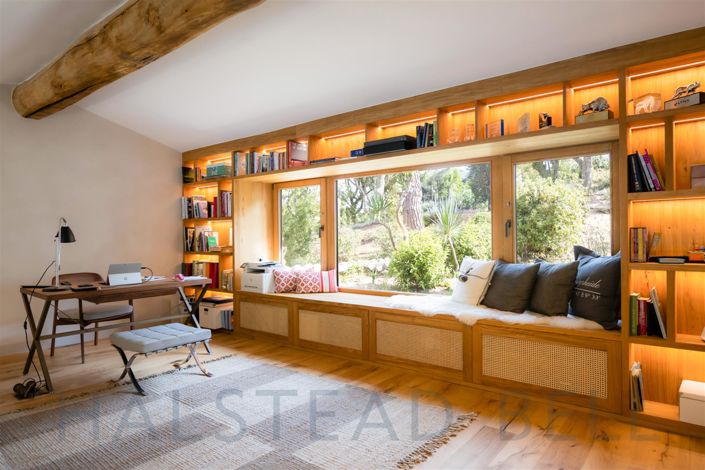 Image No.4-6 Bed House for sale