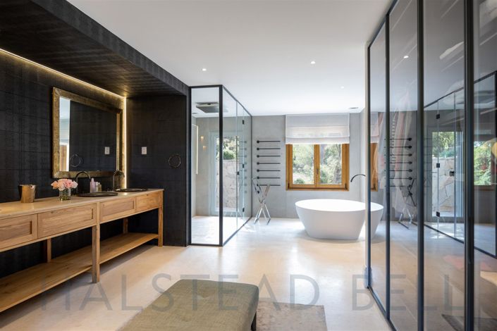 Image No.7-6 Bed House for sale