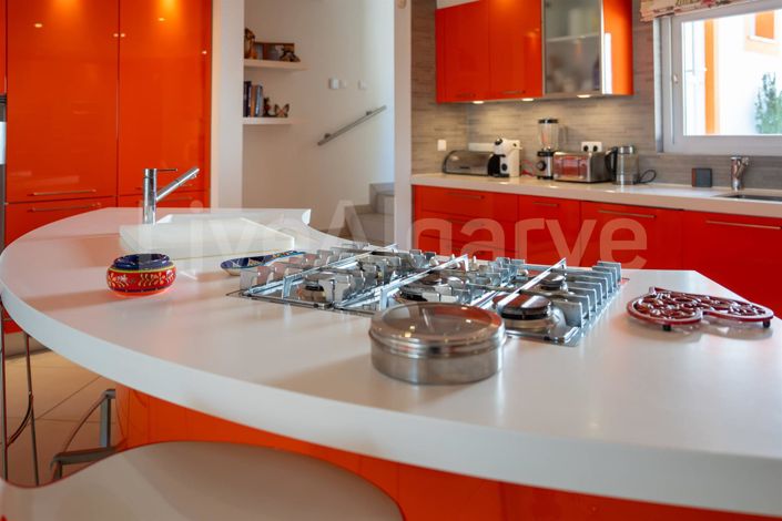 Image No.11-6 Bed House for sale