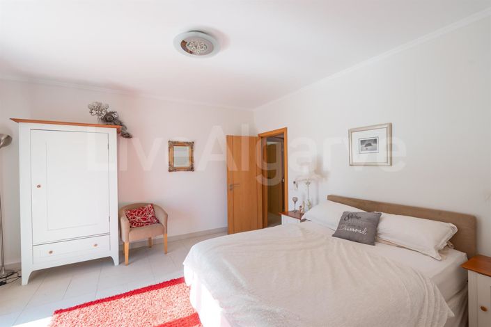 Image No.45-6 Bed House for sale