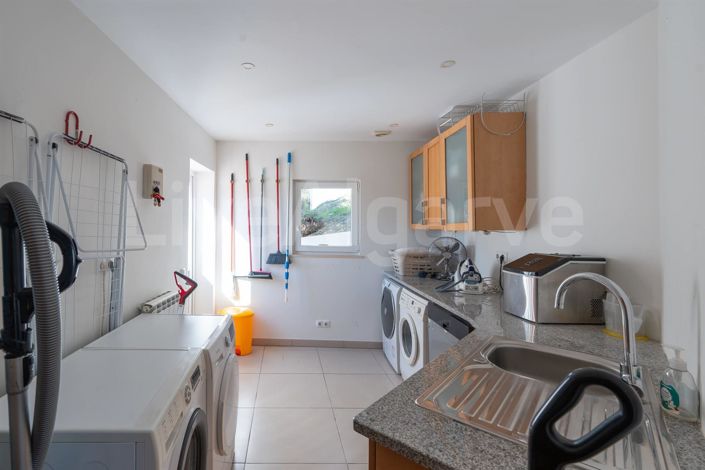 Image No.50-6 Bed House for sale