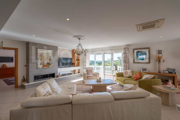 Image No.6-6 Bed House for sale