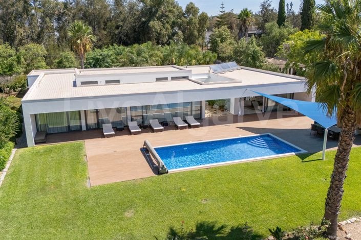 Image No.1-4 Bed House for sale