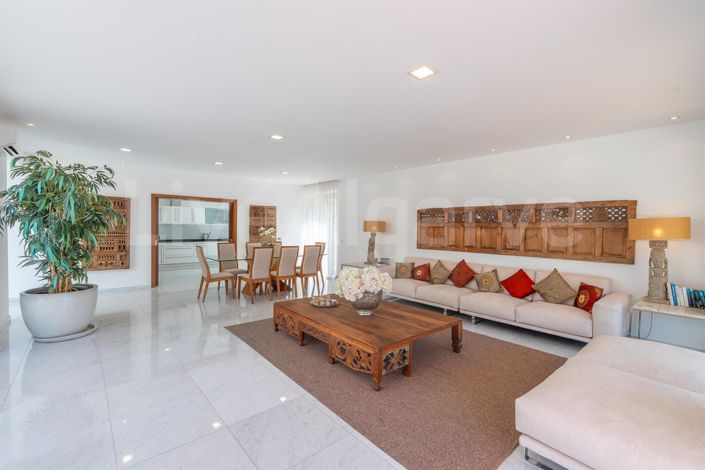 Image No.15-4 Bed House for sale