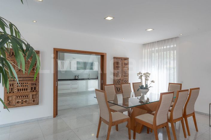 Image No.18-4 Bed House for sale