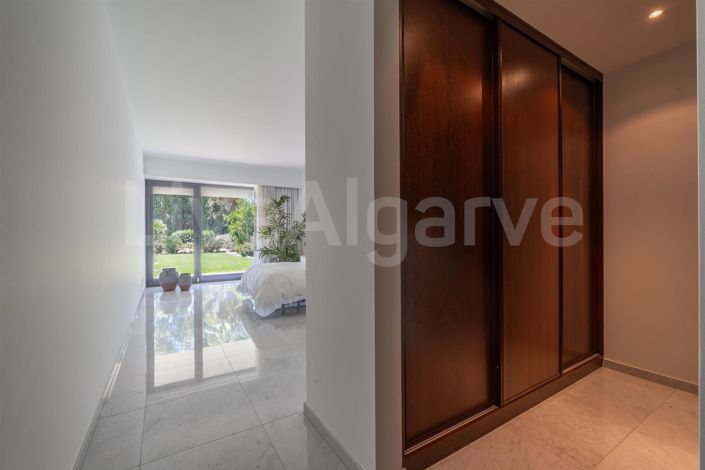 Image No.35-4 Bed House for sale