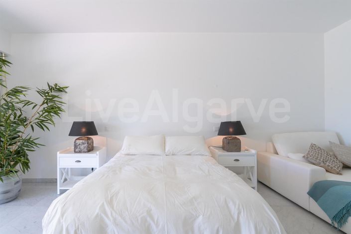 Image No.38-4 Bed House for sale