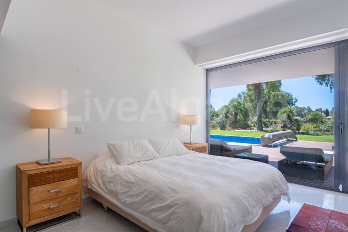 Image No.41-4 Bed House for sale