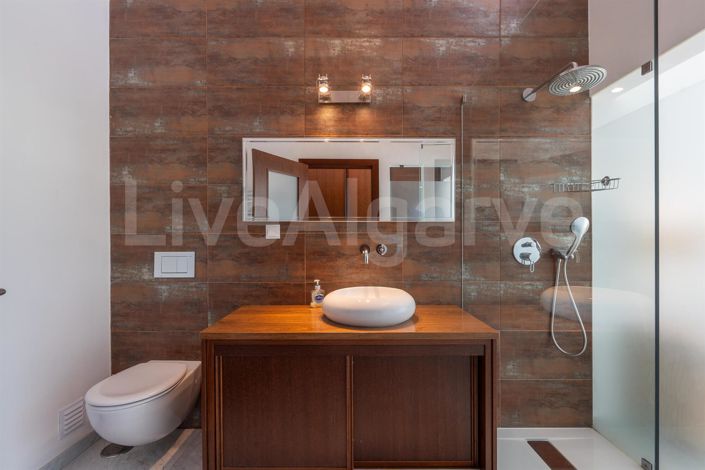 Image No.43-4 Bed House for sale