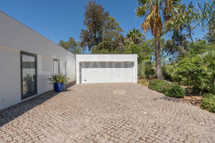 Image No.50-4 Bed House for sale