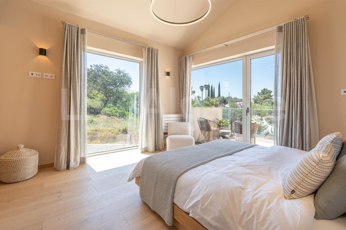 Image No.23-4 Bed House for sale