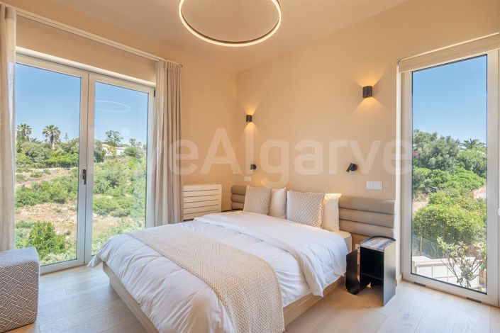 Image No.33-4 Bed House for sale