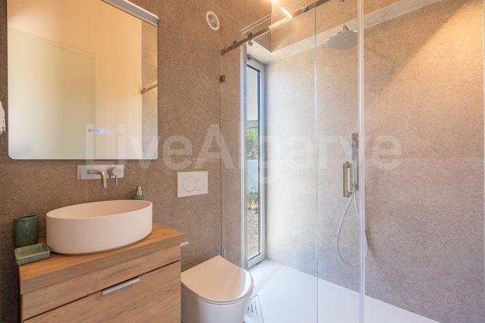 Image No.35-4 Bed House for sale