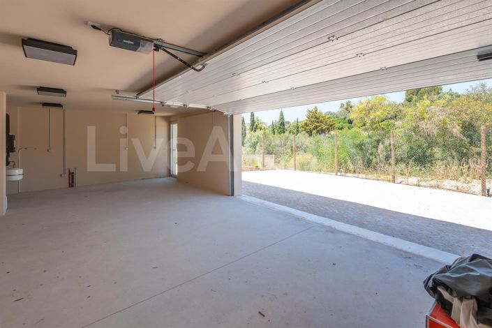 Image No.40-4 Bed House for sale