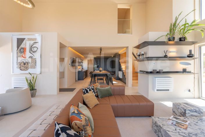 Image No.6-4 Bed House for sale