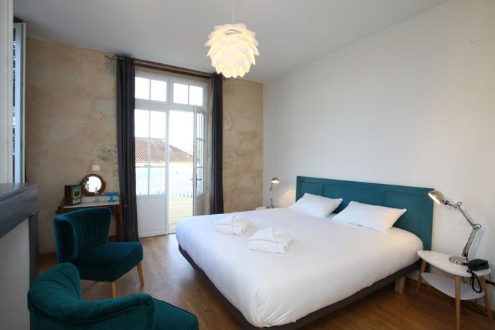 Image No.13-8 Bed Property for sale