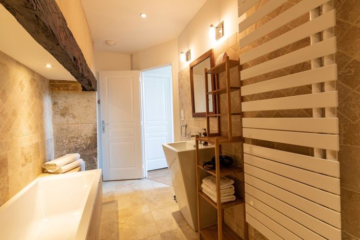 Image No.16-8 Bed Property for sale