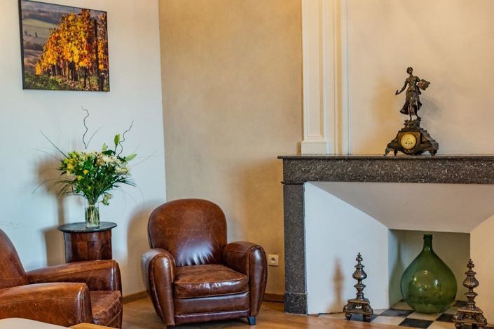 Image No.18-8 Bed Property for sale