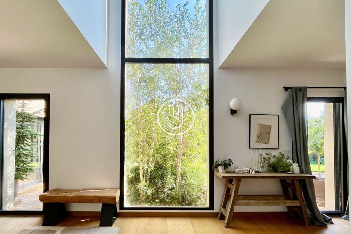 Image No.3-4 Bed House for sale