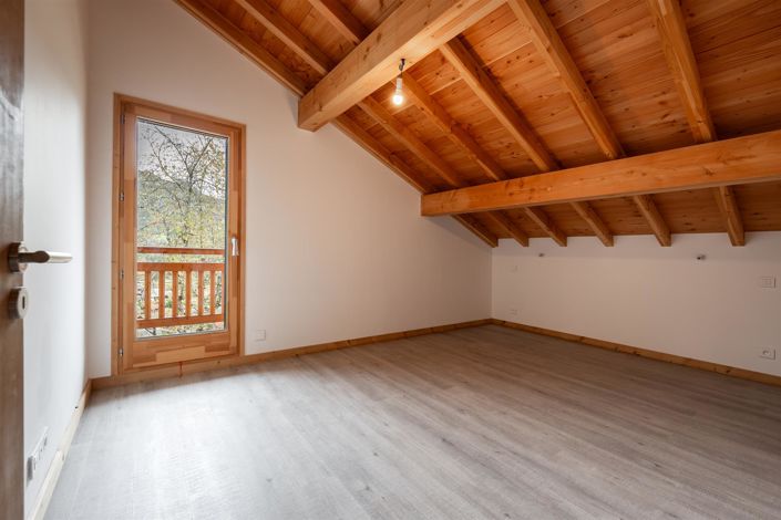 Image No.12-3 Bed House for sale