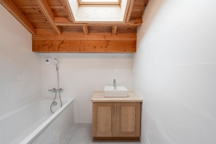 Image No.13-3 Bed House for sale