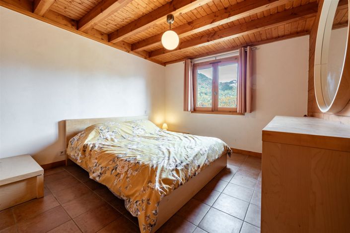 Image No.12-4 Bed House for sale