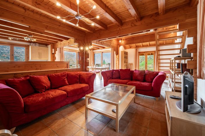 Image No.2-4 Bed House for sale