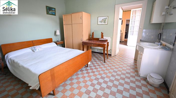 Image No.11-3 Bed House for sale