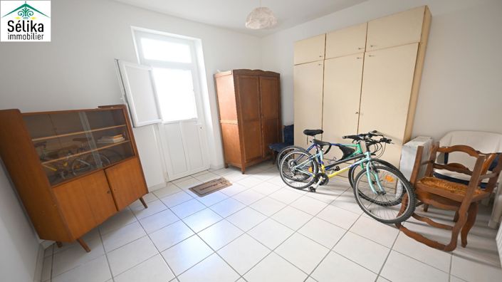 Image No.6-3 Bed House for sale