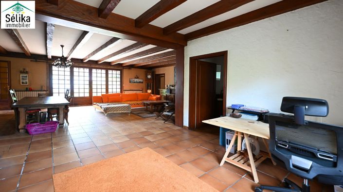 Image No.8-3 Bed House for sale