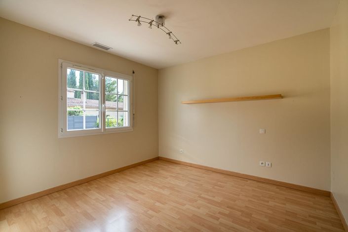 Image No.13-4 Bed House for sale