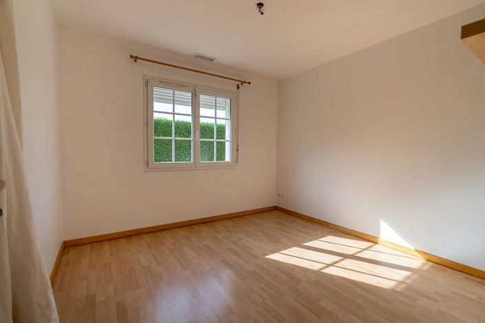 Image No.15-4 Bed House for sale