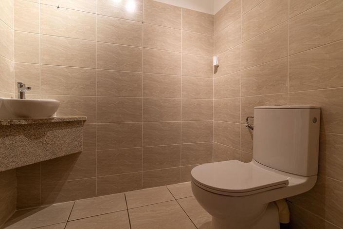 Image No.17-4 Bed House for sale