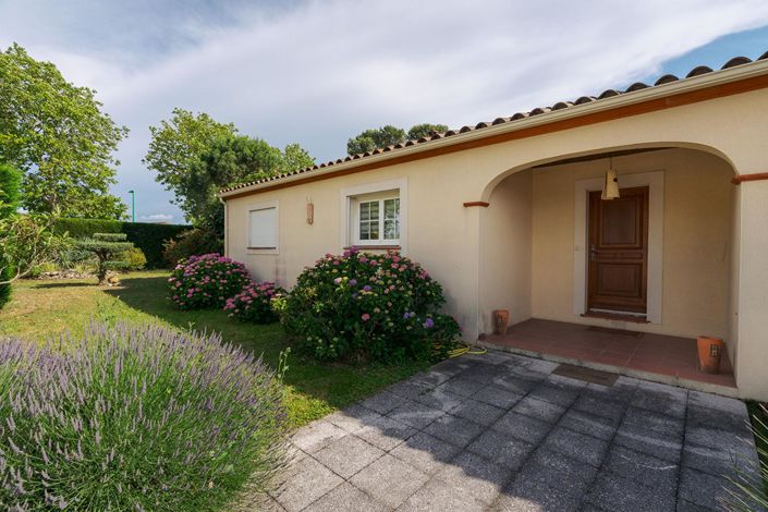 Image No.2-4 Bed House for sale