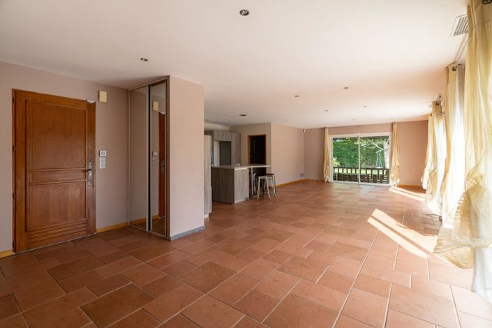 Image No.7-4 Bed House for sale