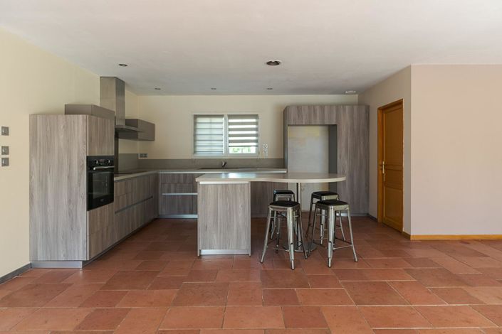 Image No.9-4 Bed House for sale