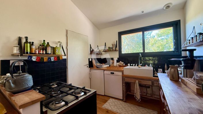 Image No.10-3 Bed House for sale