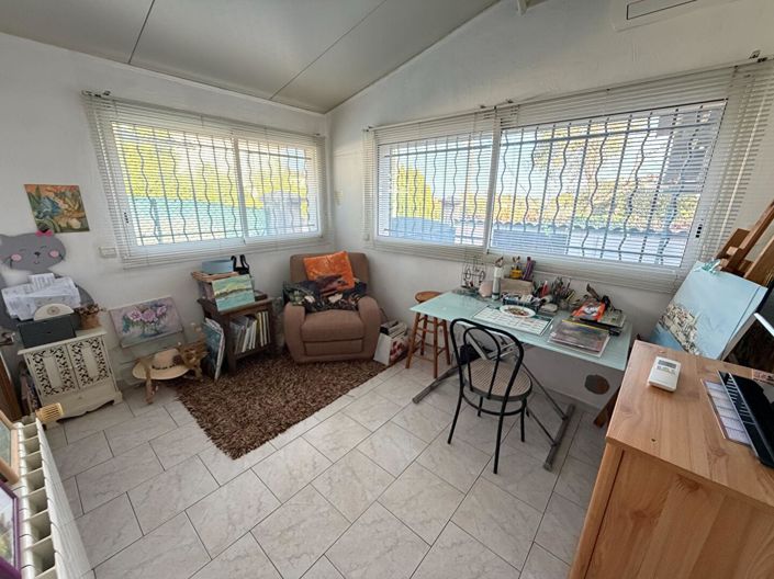 Image No.10-3 Bed House for sale