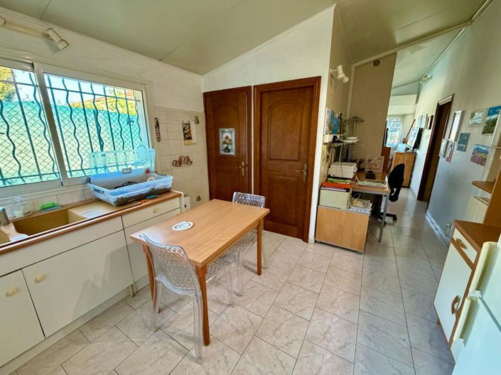 Image No.15-3 Bed House for sale