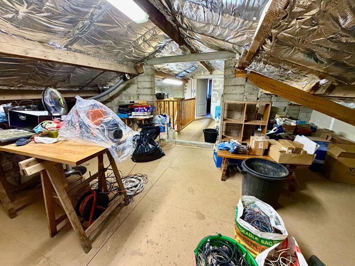 Image No.17-3 Bed House for sale